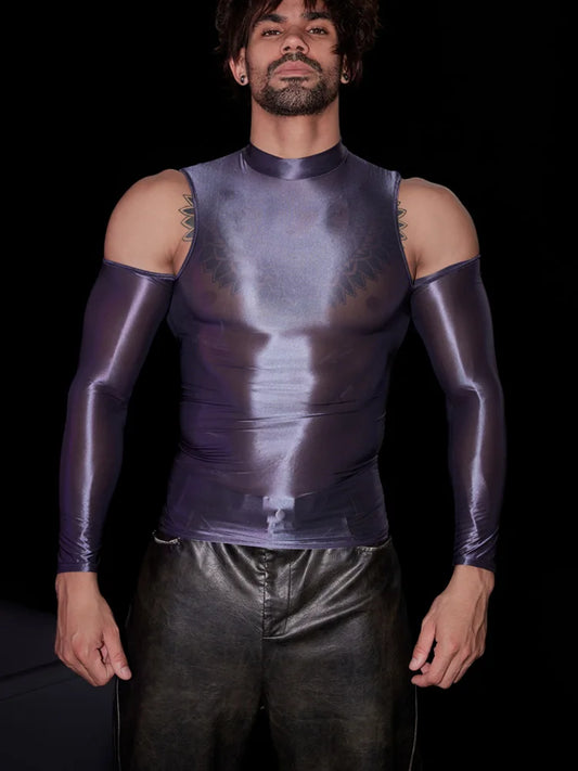 a sexy man in dark gray Cold-Shoulder Servo Liquid Metal Top - pridevoyageshop.com - gay men’s harness, lingerie and fetish wear