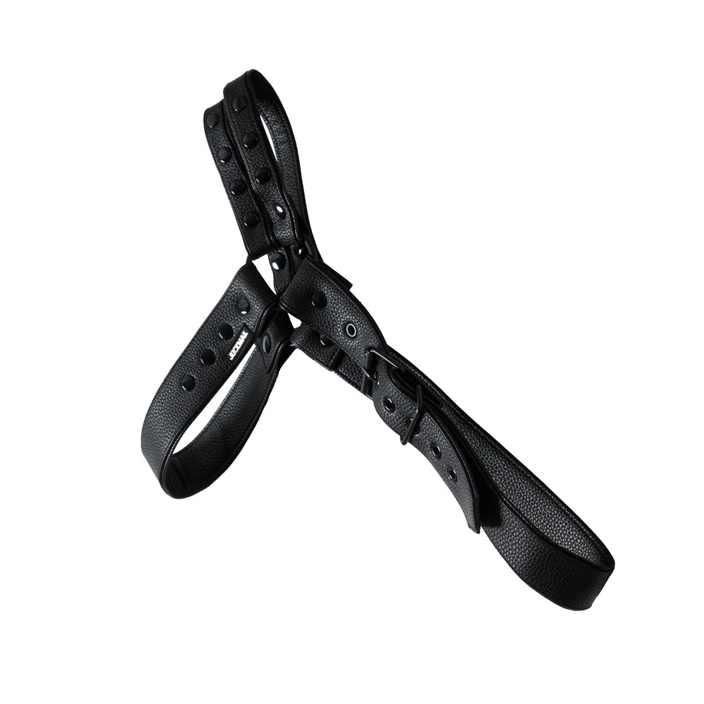 details of black Men’s Offset Chest Harness – pridevoyageshop.com – gay men’s harness, lingerie and fetish wear