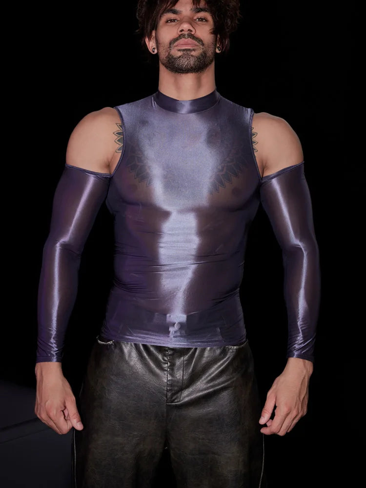 a sexy man in dark gray Cold-Shoulder Servo Liquid Metal Top - pridevoyageshop.com - gay men’s harness, lingerie and fetish wear